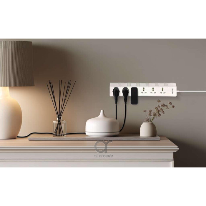 مشترك كهرباء فيليبس 6 منافذ عالمي 1.5 متر مع مفاتيح مستقلة، حماية تحميل 2500 واط، مقاوم للحريق 750°، معتمد ESMA – أبيض